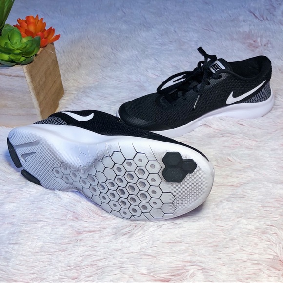Nike Flex Experience RN Black & White Shoes - Picture 9 of 11